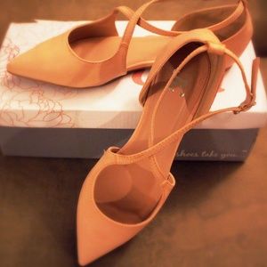 Journee Collection Malina Flat Size 6